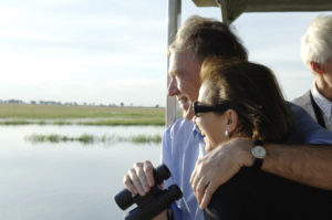 Federal President Köhler and his wife Eva Luise on a boat trip on Chobe River in Chobe National Park, Botswana (courtesy of the Federal Government, photo by Bernd Kühler).